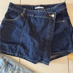 Zara Women's Blue Denim Shorts